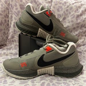 Nike React SFB Carbon Low Size 7 Women’s Sneaker